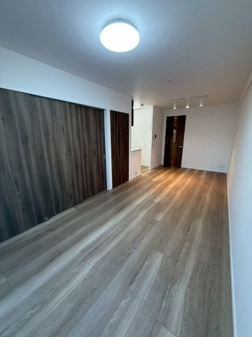 モントーレ東比恵クレアの居間・リビング