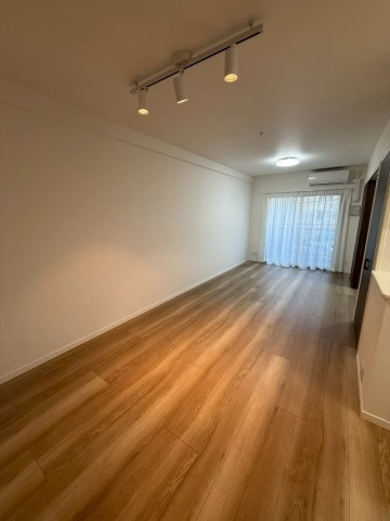 モントーレ東比恵クレアの居間・リビング