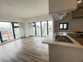 【居間・リビング】 | プレサンスレジェンド堺筋本町タワー | LDK17.1帖