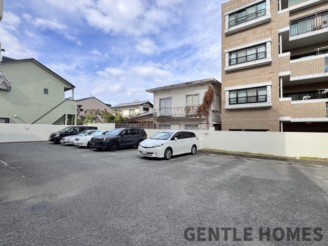 サンシティ鳥飼の駐車場