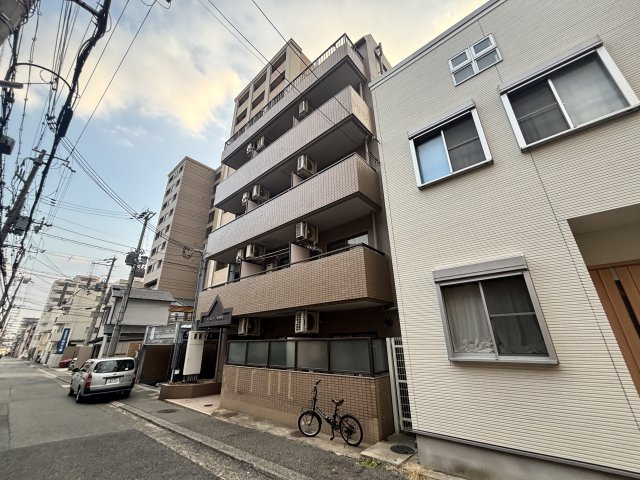 シャルムメゾン春日野道の外観