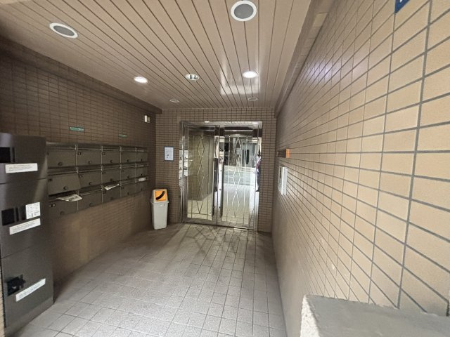 シャルムメゾン春日野道のロビー