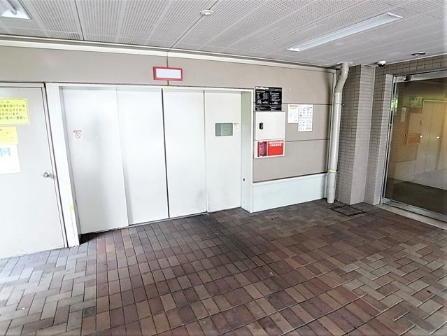 ラ・セーヌ兵庫の駐車場|敷地内駐車場完備