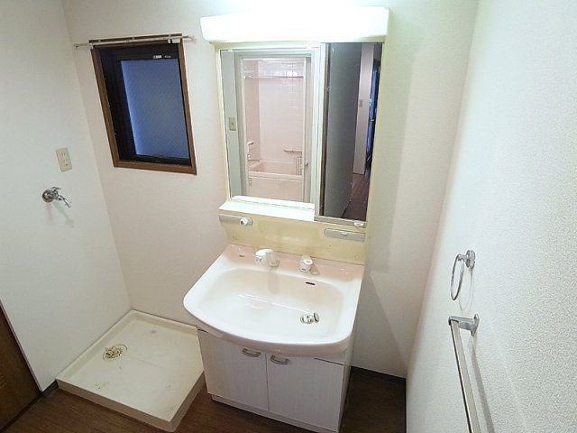 ラ・セーヌ兵庫の洗面所|シャンプードレッサー付き洗面台