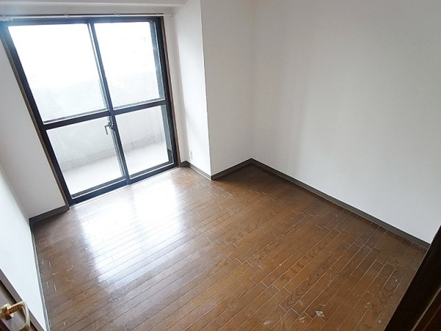 ラ・セーヌ兵庫の内装|４．５帖の洋室