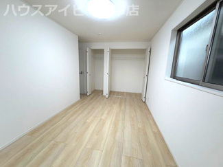 【洋室】 | 稲沢市矢合町築４年の中古住宅登場です♪お車スペース3台以上可能！南側にお庭スペースもあります♪ | 稲沢市矢合町築４年の中古住宅登場です♪お車スペース3台以上可能！南側にお庭スペースもあります♪