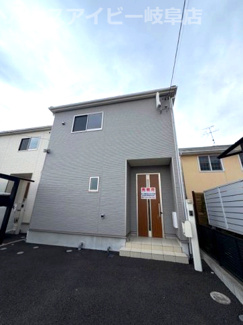【外観】 | 稲沢市矢合町築４年の中古住宅登場です♪お車スペース3台以上可能！南側にお庭スペースもあります♪ | 稲沢市矢合町築４年の中古住宅登場です♪お車スペース3台以上可能！南側にお庭スペースもあります♪