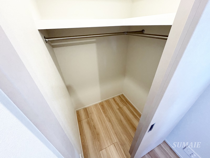 ルフォンプログレ赤羽マークスの収納|ウォークインクローゼットです☆