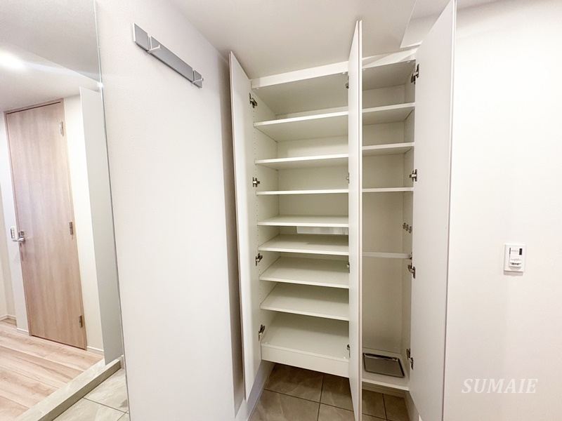 ルフォンプログレ赤羽マークスの収納|シューズボックスです☆