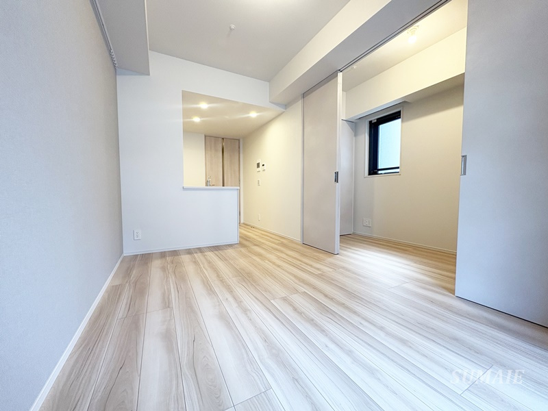 ルフォンプログレ赤羽マークスの居間・リビング|窓側からのアングルです☆