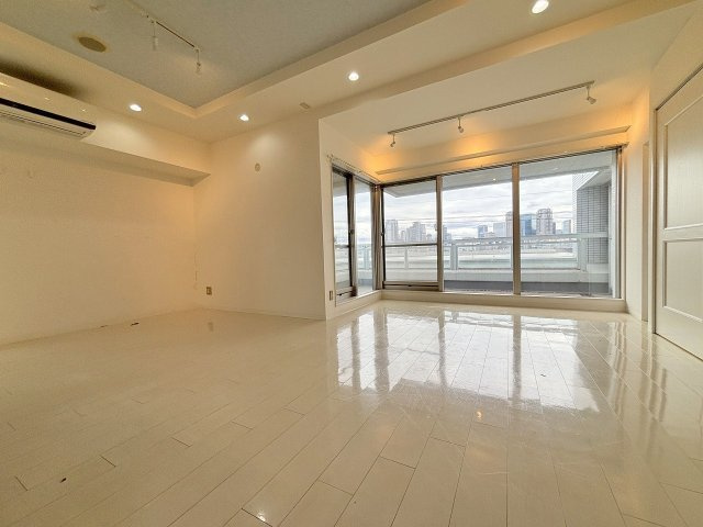 ザ・グランドビュー・オオサカの居間・リビング