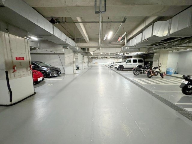 ザ・グランドビュー・オオサカの駐車場