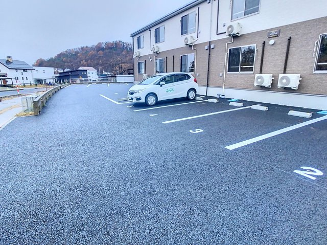プラシード(Placido)の駐車場