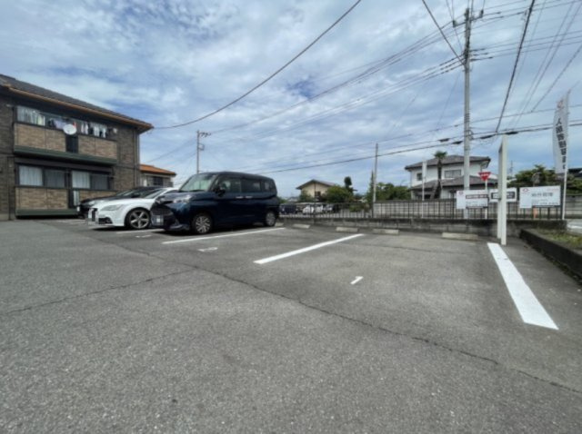 サニーウェルBの駐車場|高崎、前橋のお部屋探しはエンドスケープまで！お客様の理想お聞かせ下さい♪