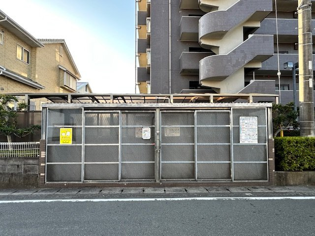 シャルマンコーポ塚本のその他共用部分|ゴミステーション
