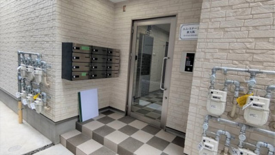 【エントランス】 | エム・ステージ新大阪 | きれいなエントランスです