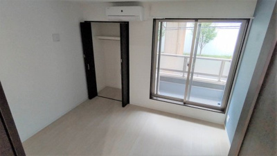 【居間・リビング】 | エム・ステージ新大阪 | エアコン付きなので年中快適です