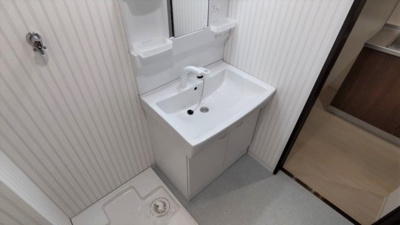 【独立洗面台】 | エム・ステージ新大阪 | 独立洗面台なので朝の身支度も快適です