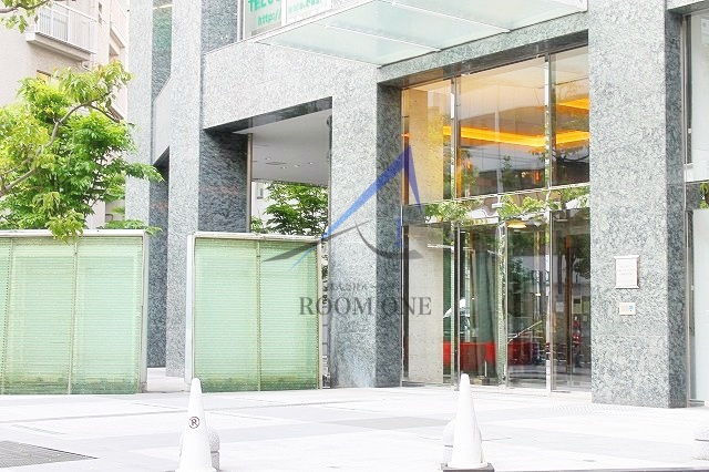 ファーストリアルタワー新宿のエントランス|エントランスです。