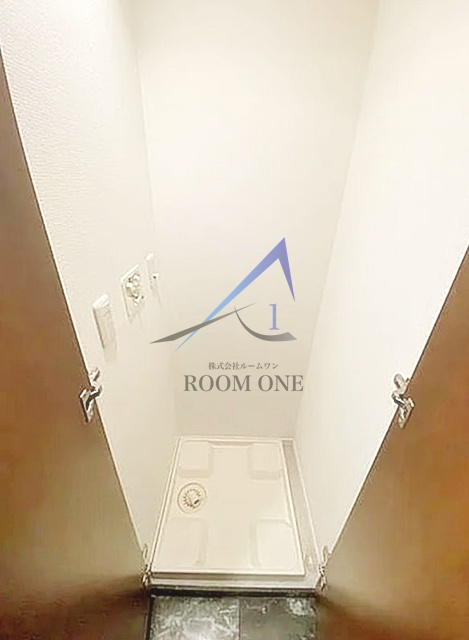 ファーストリアルタワー新宿の設備|洗濯機置き場です。