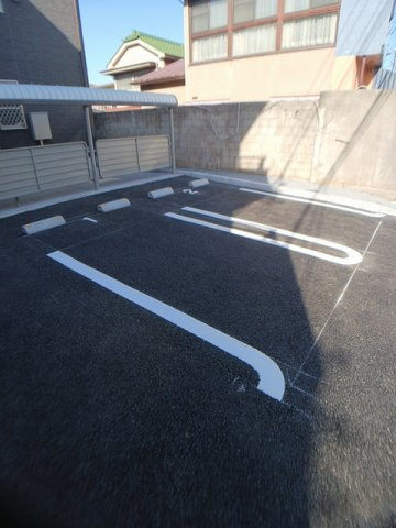 ジークアクスの駐車場|駐車スペースもあります