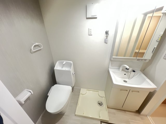 chalet　涼風テラスのトイレ|落ち着いた色調のトイレです