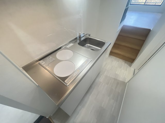 chalet　涼風テラスのキッチン|コンパクトなキッチンで掃除もラクラク