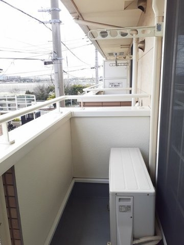 プラウド幕張本郷Ⅵのバルコニー|開放的で明るい空間を演出してくれるバルコニーです