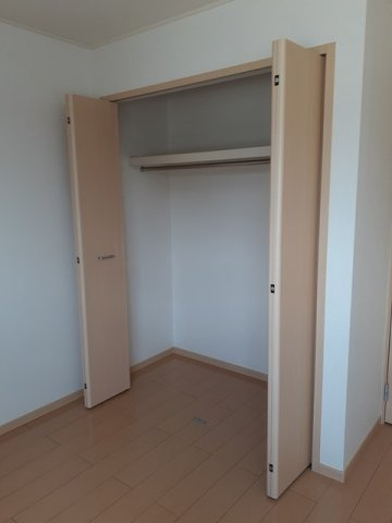 プラウド幕張本郷Ⅵの収納|大きなものも収納できそうです