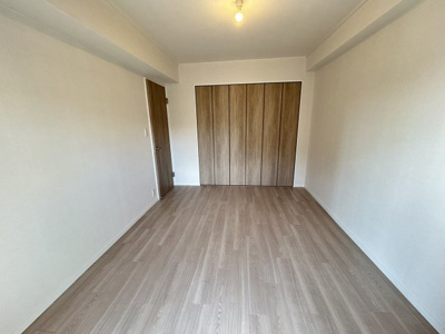 【洋室】 | コスモ西宮山手 | 個人の部屋や寝室として使える洋室です