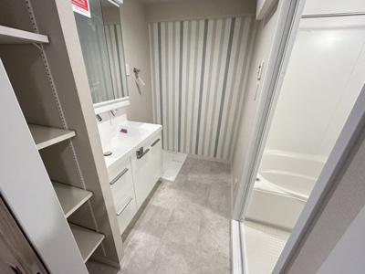 【洗面所】 | コスモ西宮山手 | 忙しい朝には欠かせない洗面所です