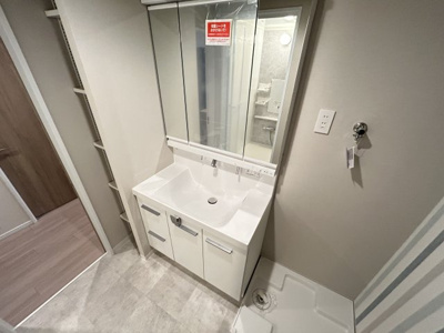 【独立洗面台】 | コスモ西宮山手 | 独立洗面台、朝の身支度には欠かせません