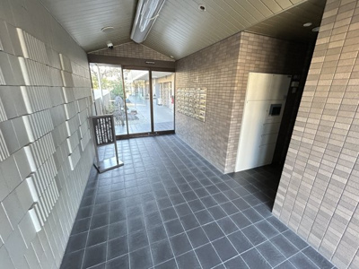 【エントランス】 | コスモ西宮山手 | 落ち着いたエントランスです