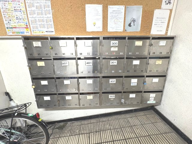 山晃社ビル（サンコウシャ）のロビー|建物の内部です