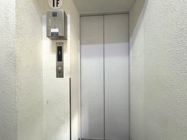 山晃社ビル（サンコウシャ）のエントランス|落ち着いたエントランスです