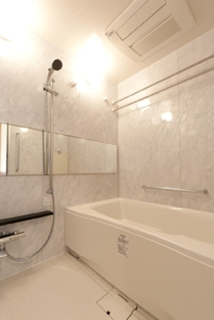 グランドターミナルタワー本八幡の浴室|※写真は同タイプ住戸です。