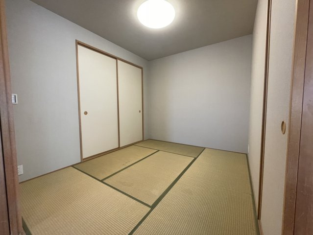 ポレスター松山フォレストシティの和室