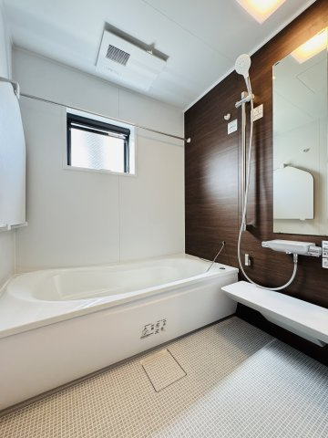 The CABIN AKABANE ― 空を楽しむ、大人のデザイナーズハウス ―の浴室