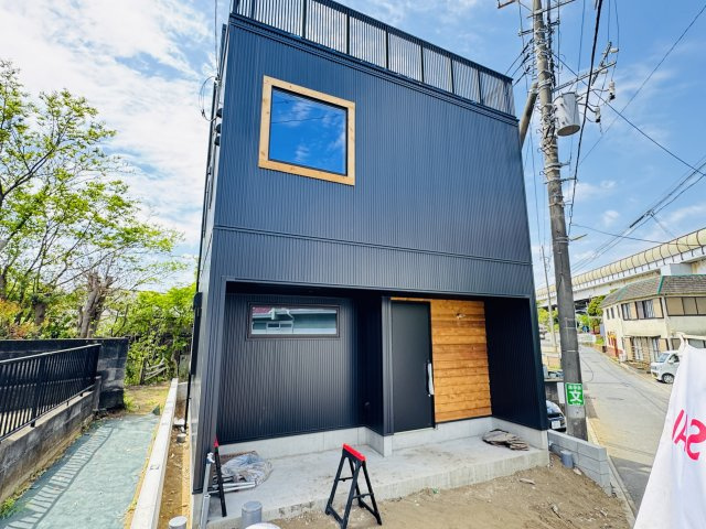 The CABIN AKABANE ― 空を楽しむ、大人のデザイナーズハウス ―の外観