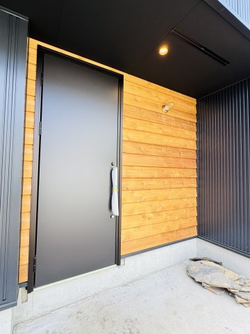 The CABIN AKABANE ― 空を楽しむ、大人のデザイナーズハウス ―の玄関