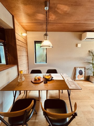 The CABIN AKABANE ― 空を楽しむ、大人のデザイナーズハウス ―のダイニング|同社施工事例