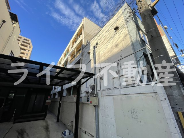 ナニワマンションの外観|外観は落ち着いています