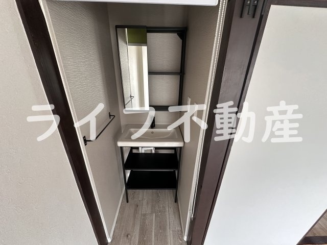 ナニワマンションの独立洗面台|独立洗面化粧台が付いています