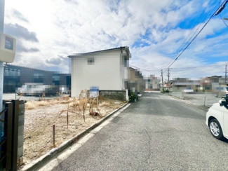 【前面道路含む現地写真】 | 東助松２丁目　売土地 | 自由設計可能ですので　家族の希望が詰まったマイホームを建築出来ますね！