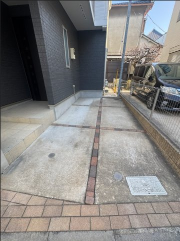 谷中5丁目戸建の駐車場|駐車スペースもあります