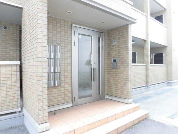 サニーコートのエントランス