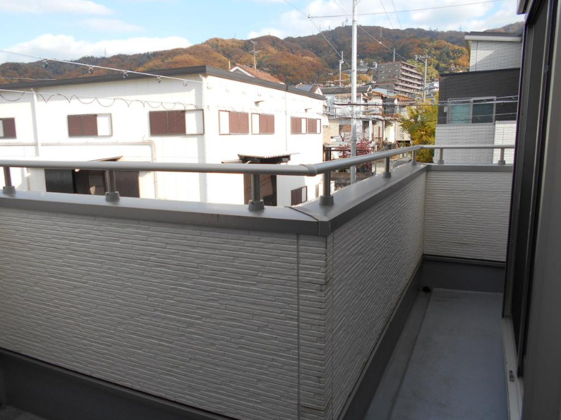 東大阪市中石切町2丁目　中古戸建（未入居）のバルコニー