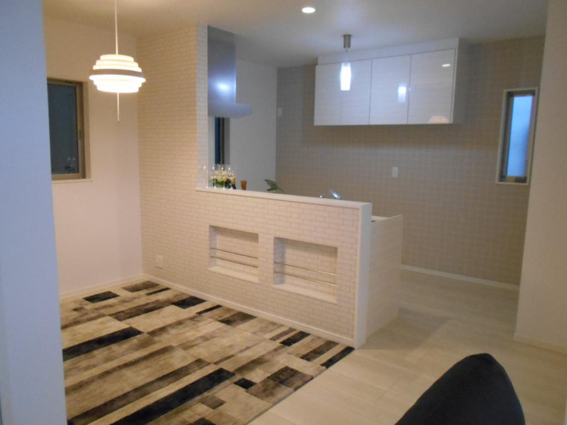 東大阪市中石切町2丁目　中古戸建（未入居）の居間・リビング