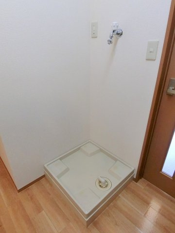 カーサＫの洗面所|★防水パン付き室内洗濯機置き場です♪