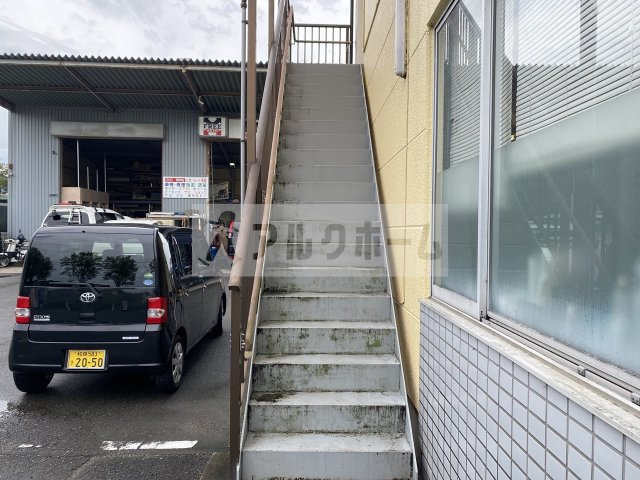 吉田ハウスのエントランス|吉田ハウス　マンション入り口